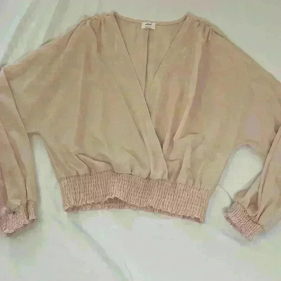 Aritzia Wilfred Reign Rose Quartz Smocked Long Sleeve Cottagecore Flowy Blouse L - Picture 2 of 9